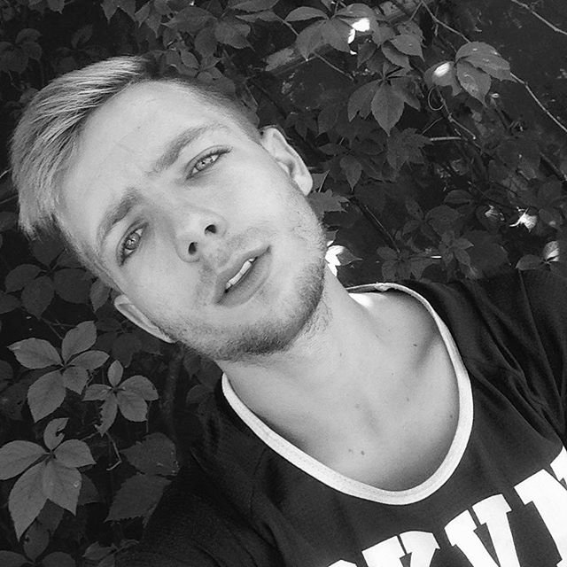 2000. 06. "вконтакте24" "ivan dvoreckih". 1982 40 лет близнецы. Ivan 24.